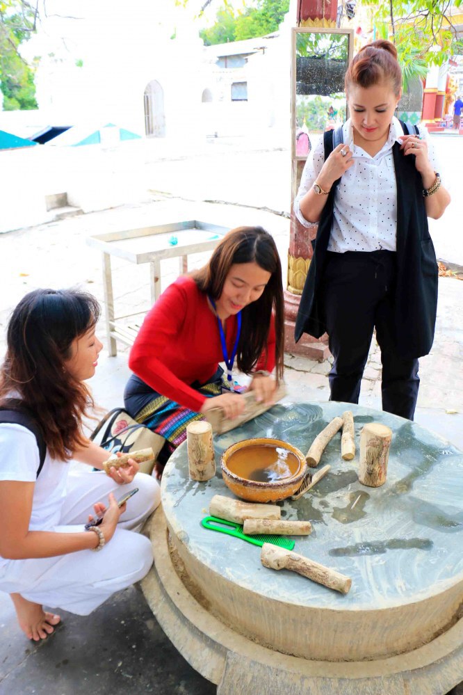 เที่ยวละไมฯ ตอน :: เที่ยวมัณฑะเลย์ ชมประเพณีสรงพระพักตร์