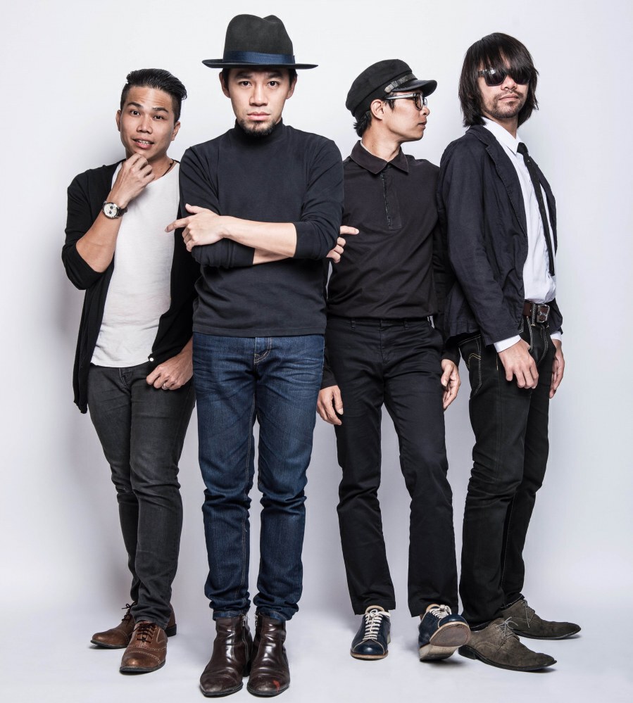 แฟนคลับมีกรี๊ด SHOW DC จัดพาเหรด 13 ศิลปิน