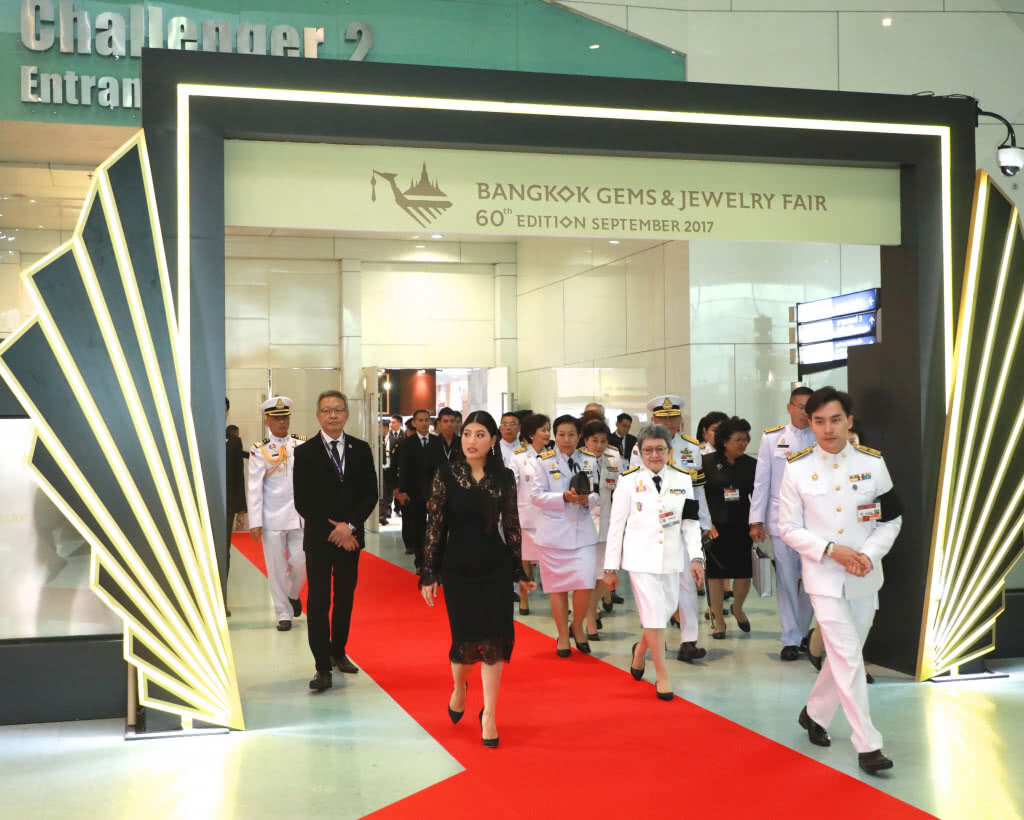 พระเจ้าหลานเธอ พระองค์เจ้าสิริวัณณวรีนารีรัตน์ เสด็จเปิดงานและทอดพระเนตร Bangkok Gems & Jewelry Fair