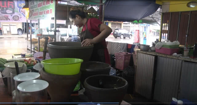 ส้มตำครกระเบิด ใหญ่ที่สุดในเมืองเลย ต้องล่ามโซ่กลัวหาย