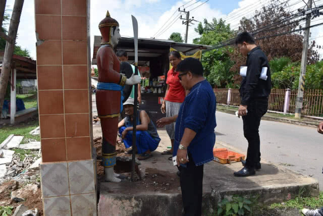 ฝนตกหนัก รูปปั้นพระยาพิชัยดาบหักทรุด