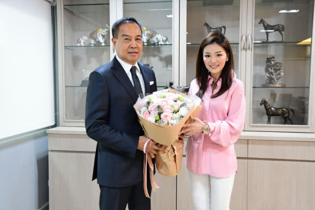 ด่วน!! มาดามเดียร์ ประกาศยุติบทบาท ผจก.ทีมยู 23
