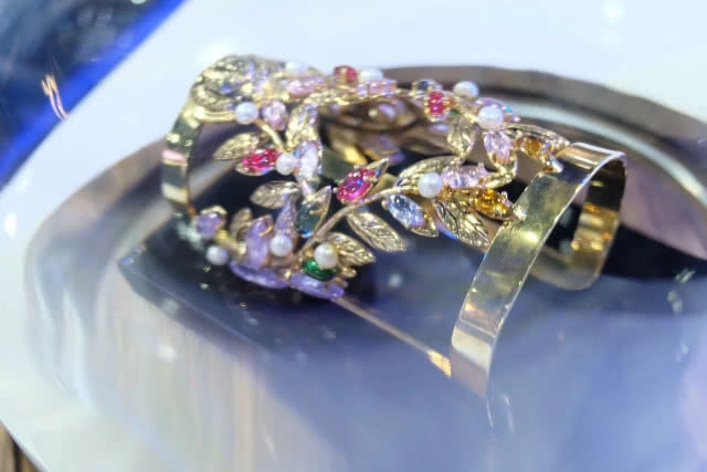 พระเจ้าหลานเธอ พระองค์เจ้าสิริวัณณวรีนารีรัตน์ เสด็จเปิดงานและทอดพระเนตร Bangkok Gems & Jewelry Fair