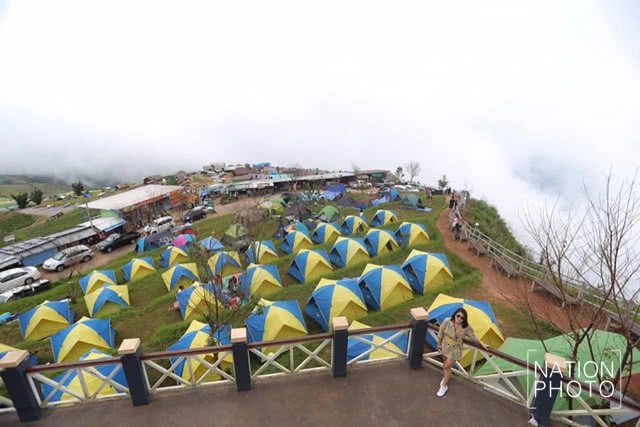 แห่เที่ยวชมหมอก บนยอดภูทับเบิก