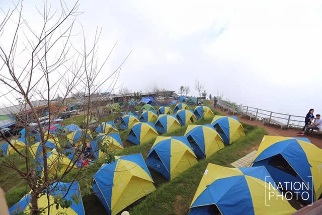 แห่เที่ยวชมหมอก บนยอดภูทับเบิก