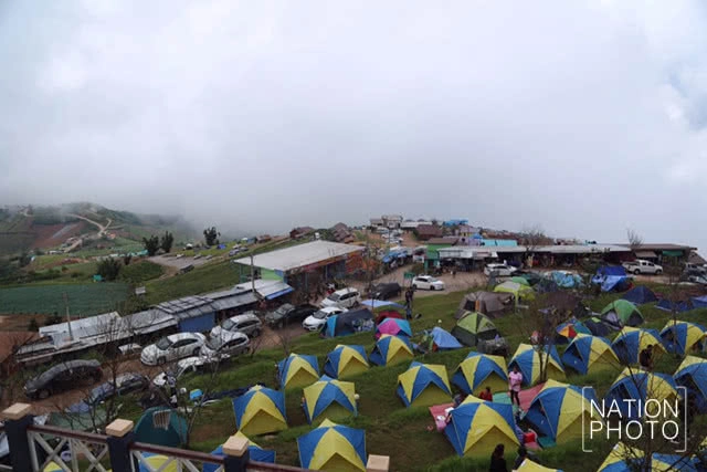 แห่เที่ยวชมหมอก บนยอดภูทับเบิก