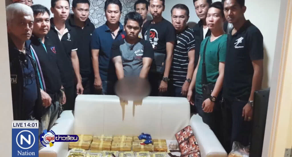 รวบพ่อค้ายาเสพติด ยึดไอซ์ 6 กก. ยาบ้าอีก 5.4 หมื่นเม็ด รวบพ่อค้ายาเสพติด ยึดไอซ์ 6 กก. ยาบ้าอีก 5.4 หมื่นเม็ด