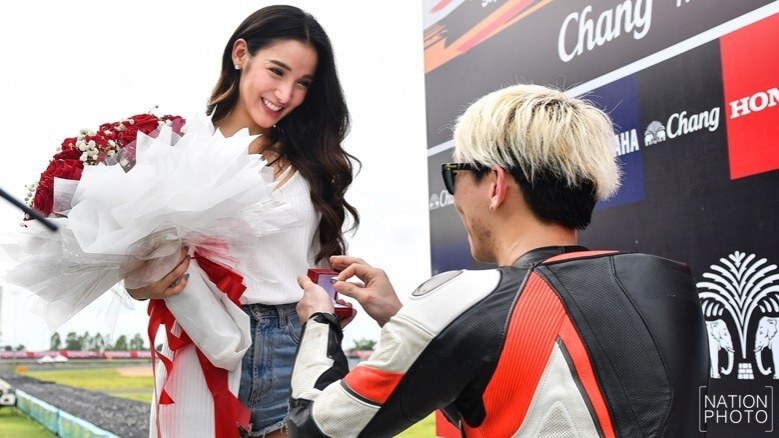 'แพท' โพสต์ซึ้ง! ครบรอบ 1 ปี 'เบนซ์ เรซซิ่ง' ขอแต่งงาน