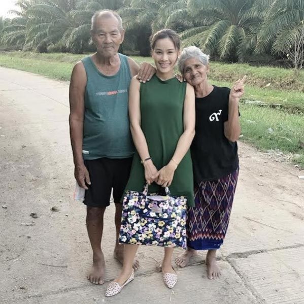 "หนูเล็ก" ยังเศร้า สูญเสียพ่อจากโรคมะเร็งลุกลาม