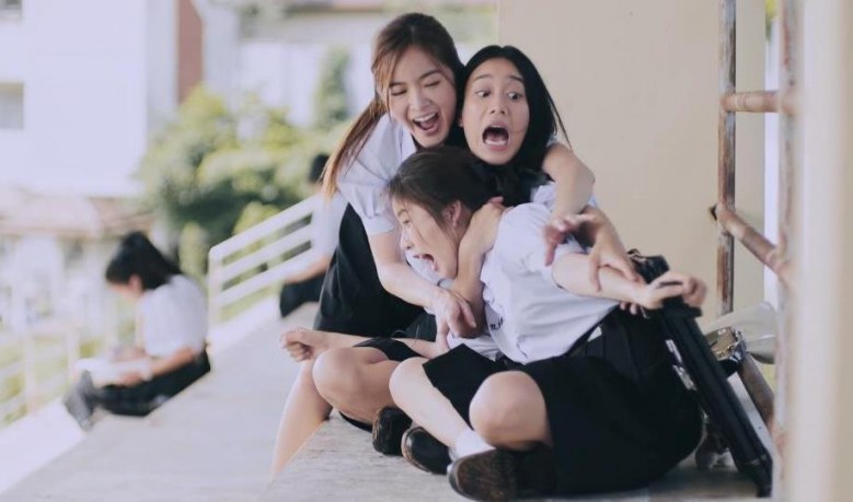 มิตรภาพของเพื่อนทั้ง 3 "เบลล์-ฝน-มายด์" ในเอ็มวี "รอยยิ้มของวันพรุ่งนี้"