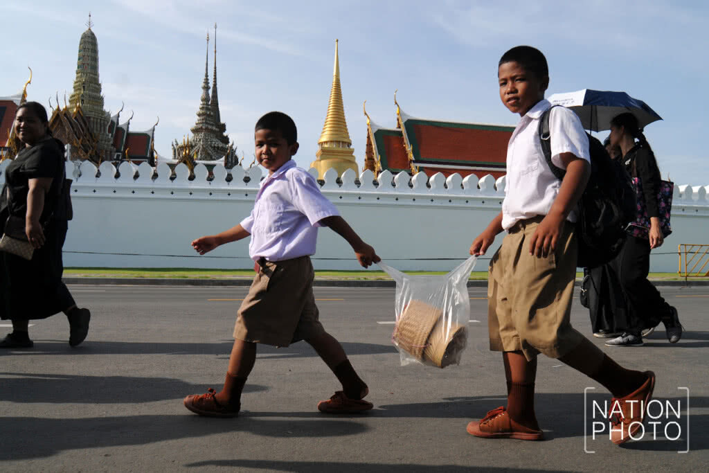 (ภาพชุด)ประชาชนเข้ากราบสักการะพระบรมศพ รัชกาลที่ 9 (ภาพชุด)ประชาชนเข้ากราบสักการะพระบรมศพ รัชกาลที่ 9