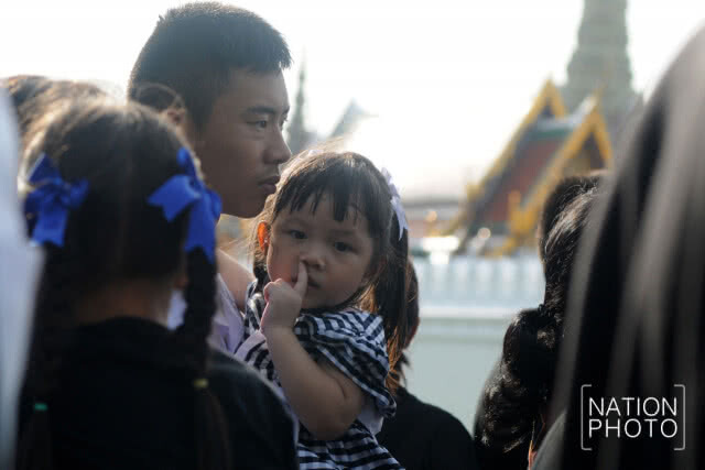 (ภาพชุด)ประชาชนเข้ากราบสักการะพระบรมศพ รัชกาลที่ 9
