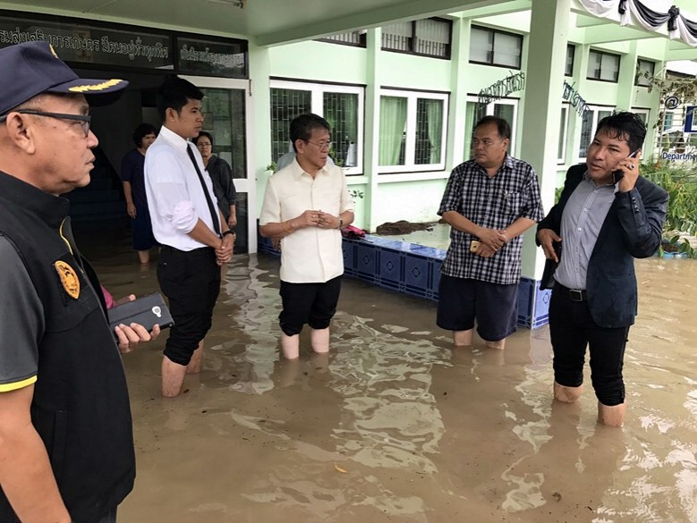 ฤทธิ์พายุ DOKSURI ทำน้ำท่วมสถานที่ราชการหลายจุด