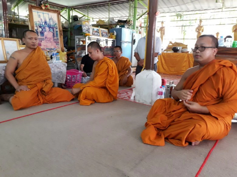 เพจดังแพร่คลิป
"พระตีแมว"
พระ ยอมรับโมโห
แมวฉี่ใส่"เพาเวอร์แบงค์"พัง