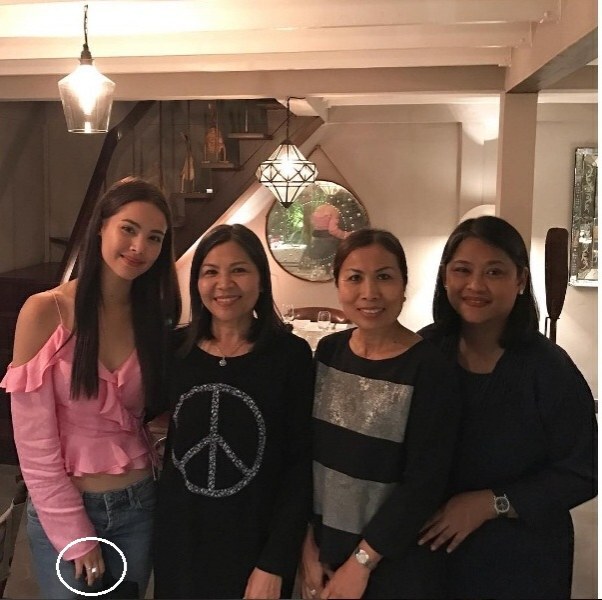 'ณเดชน์'ปฏิเสธไม่ใช่เจ้าของแหวนเพชรนิ้วนางข้างขวาของ 'ญาญ่า'