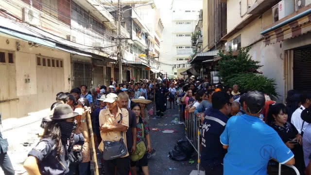 งานบุญยิ่งใหญ่ ช่วยผู้ยากไร้
ประเพณีทิ้งกระจาด ปี 2560
 มูลนิธิป่อเต็กตึ๊ง