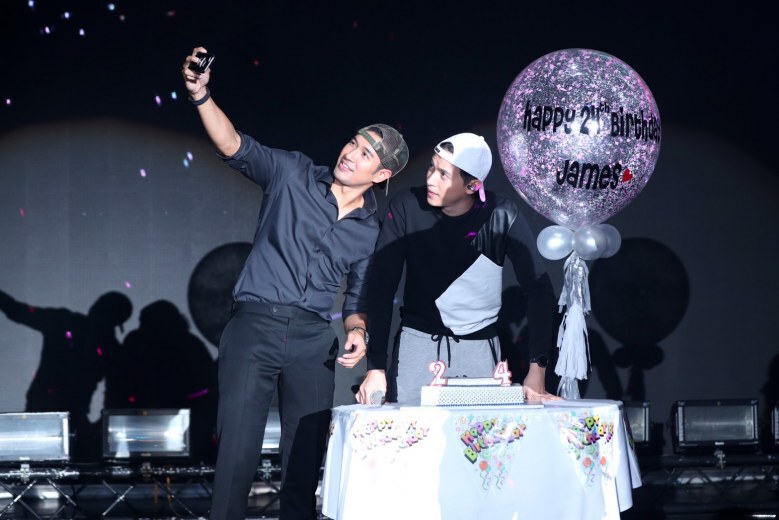 "เจมส์จิ" ปลื้ม! "เกรท" เซอร์ไพรส์เค้กวันเกิดก้อนแรก!!