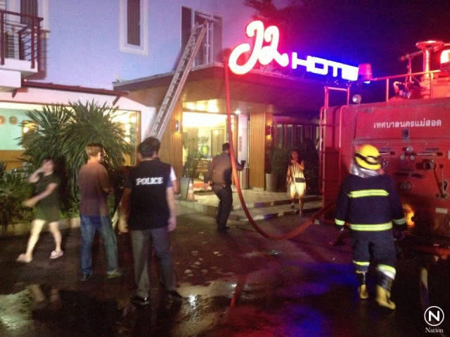 ไฟไหม้ "เจทูโฮเต็ล" โรงแรมชื่อดังแม่สอด เหตุผู้เข้าพักเสียบอุปกรณ์ไฟฟ้าทิ้งไว้