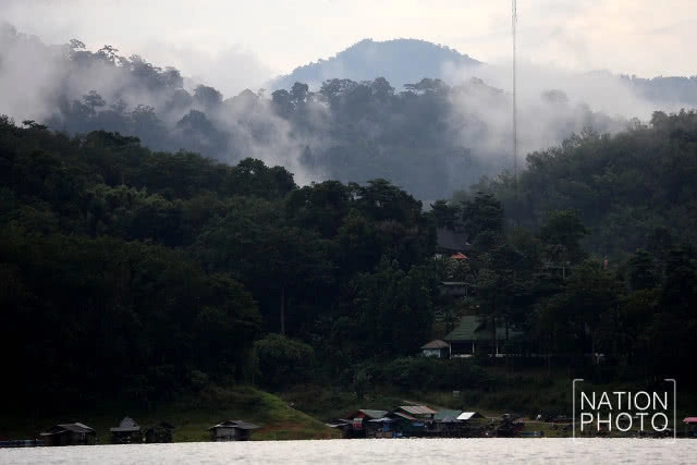 เหยี่ยวปลาใหญ่หัวเทา
มัจจุราช เหนือท้องน้ำฮาลาบาลา
อีกดัชนีชี้วัดความอุดมสมบูรณ์ของป่า