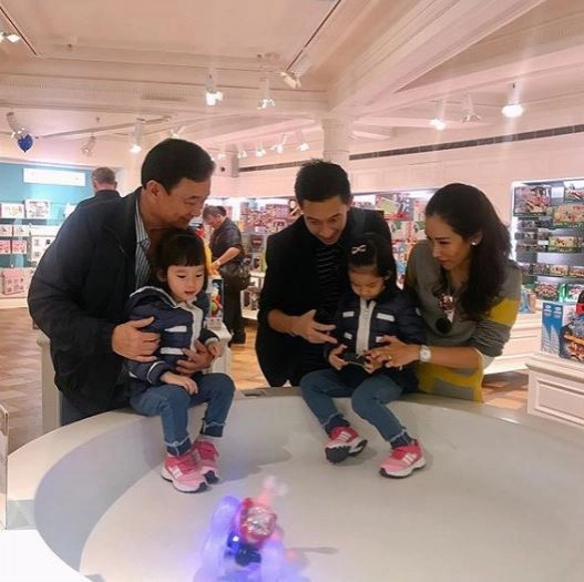 ก้นบึ้งความรู้สึก...
"เอม พินทองทา" 
กับ 11 ปี ที่
"ทักษิณ" ถูกยึดอำนาจ