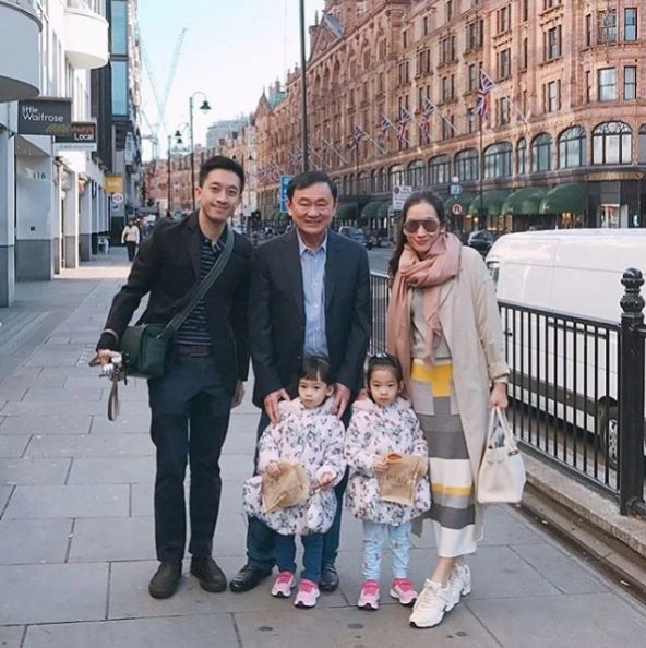 ก้นบึ้งความรู้สึก...
"เอม พินทองทา" 
กับ 11 ปี ที่
"ทักษิณ" ถูกยึดอำนาจ