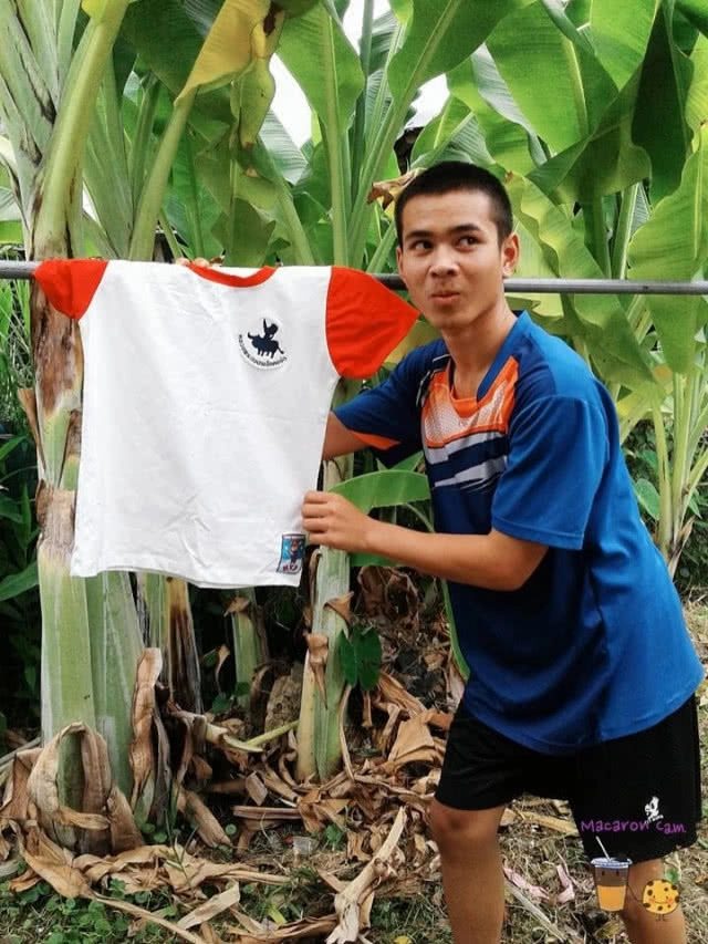 เพลงจากวงอินดี้ ม.ปลาย "ฮักเขาสาอ้าย" โดนใจคนอกหัก ทะลุ 16 ล้านวิว!