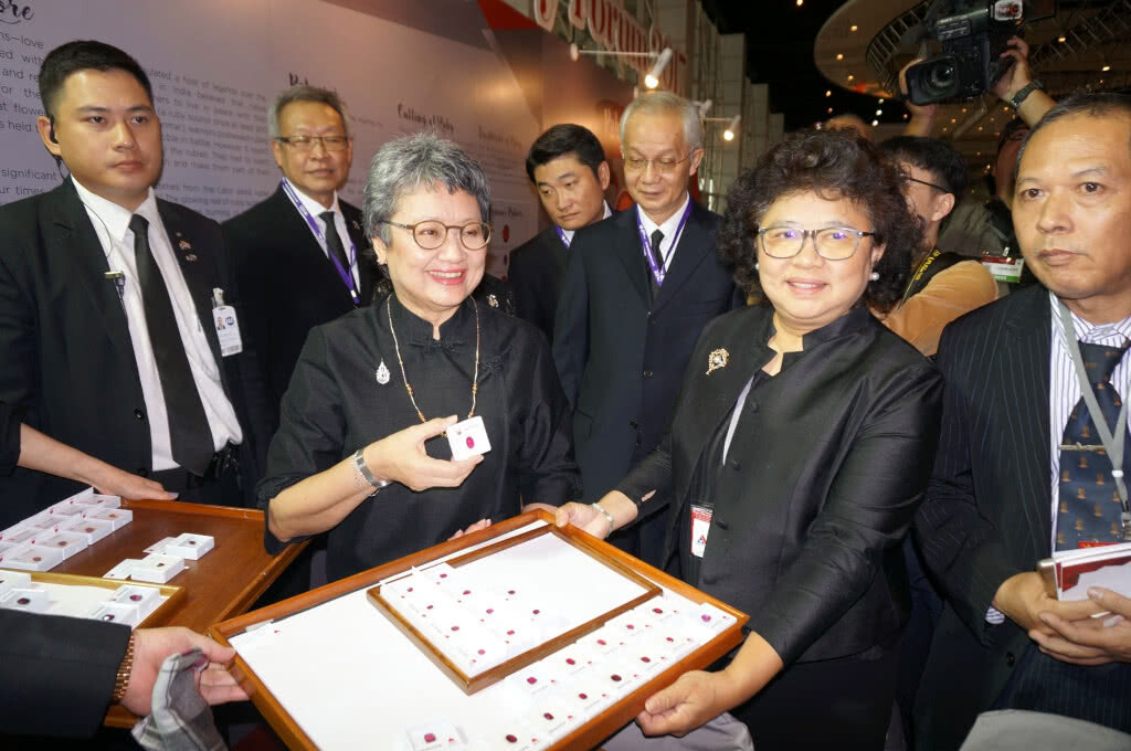 Bangkok Gems & Jewelry Fair ครั้งที่ 60 จบสวย! ผู้ประกอบการไทยปลื้ม มูลค่าซื้อขายร่วม 2 พันล้านบาท