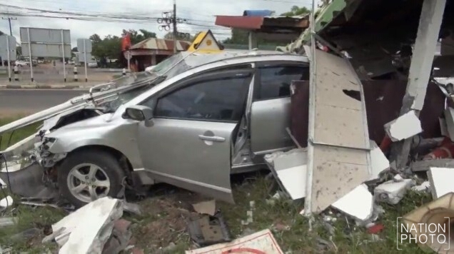 พยาบาล
ขับเก๋งหลับใน!
เสียหลักชนป้อมตำรวจ
ดับคาที่
