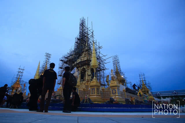 (ภาพชุด)  พระเมรุมาศยามค่ำ