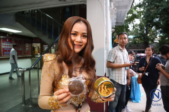 "ลำไย ไหทองคำ"ร้อง ตร.
ถูกเพจปลอม"สบู่"
ใช้ชื่อเหมือนกัน
หวั่นทำเสียชื่อเสียง