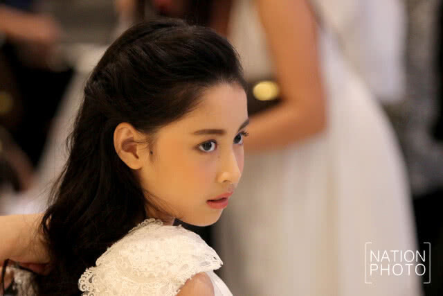 "แพท" อุ้ม "น้องเรสซิ่ง" ออกงานเดินแบบ Junior Runway Thailand 2017