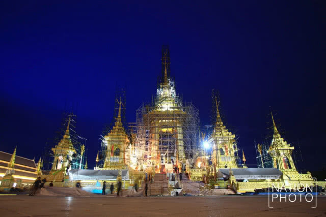 (ภาพชุด)  พระเมรุมาศยามค่ำ