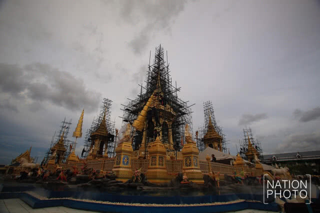 (ภาพชุด)  พระเมรุมาศยามค่ำ