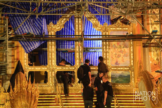 (ภาพชุด)  พระเมรุมาศยามค่ำ