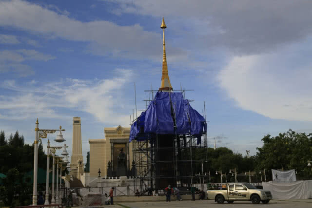 เร่งจัดสร้างพระเมรุมาศจำลอง ณ ลานอนุสาวรีย์รัชกาลที่1