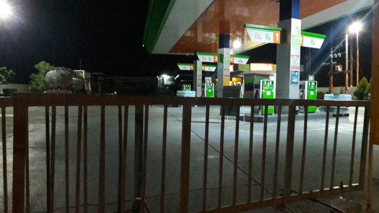 ลุงวัย 62 ตระกูลนักการเมืองดัง ดับปริศนาคาเก๋งในปั๊มน้ำมัน