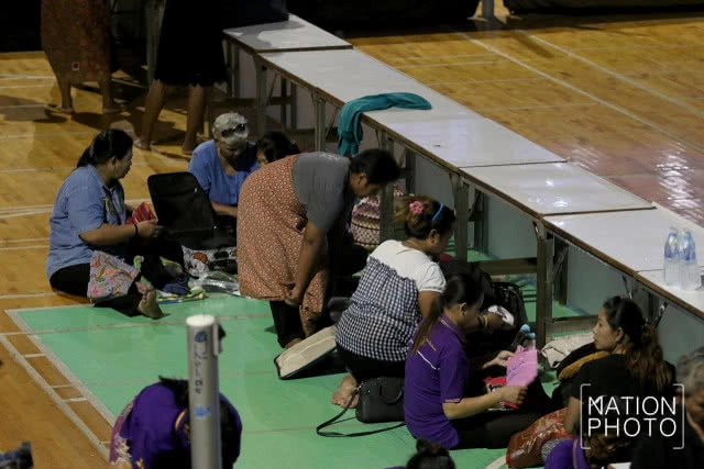 กทม.เปิดที่พักฟรี ให้คนต่างจังหวัดที่มาถวายอาลัย