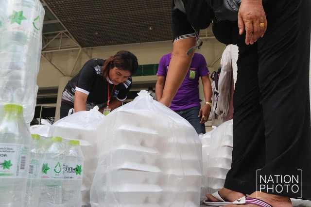 กทม.เปิดที่พักฟรี ให้คนต่างจังหวัดที่มาถวายอาลัย