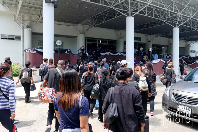 กทม.เปิดที่พักฟรี ให้คนต่างจังหวัดที่มาถวายอาลัย