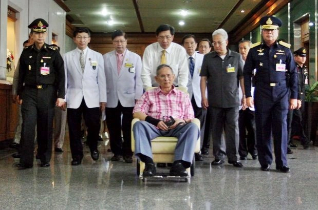 มีวันนี้ได้เพราะ"กตัญญู"ผู้ประคองพระบรมโกศ