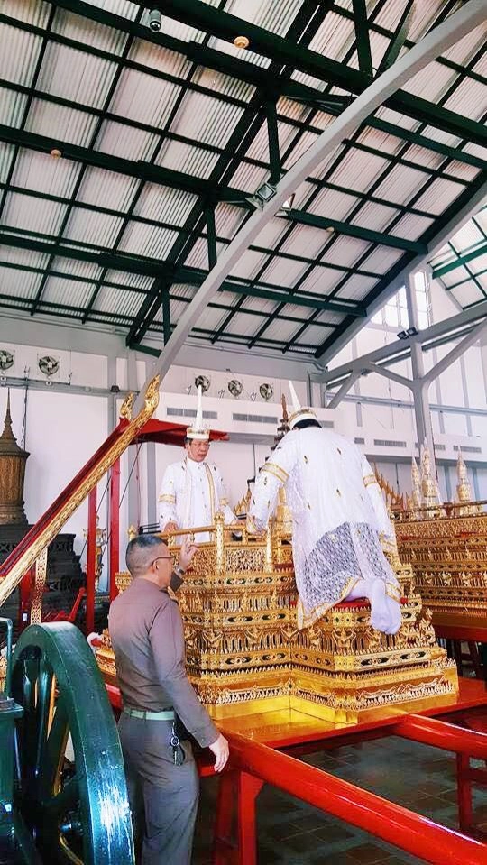 มีวันนี้ได้เพราะ"กตัญญู"ผู้ประคองพระบรมโกศ