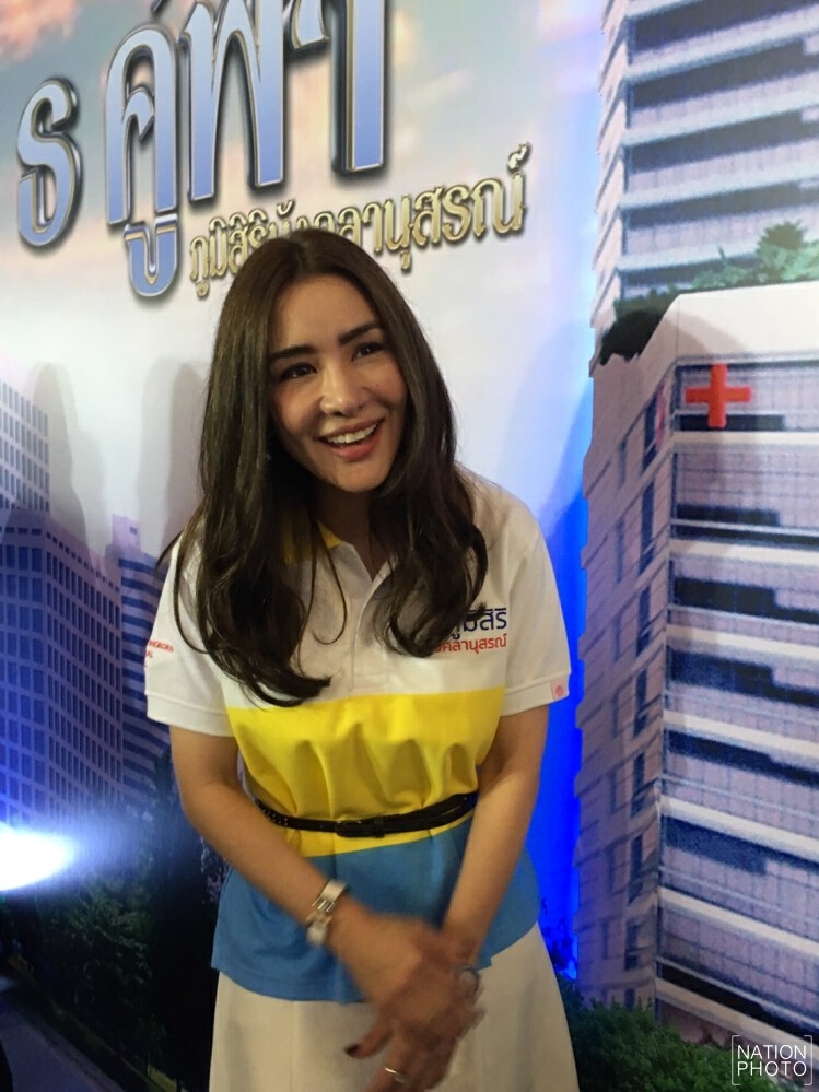 อ้าว...เพิ่งรู้! คุณแม่ "นิโคล - หนุ่ม" ซี้กัน