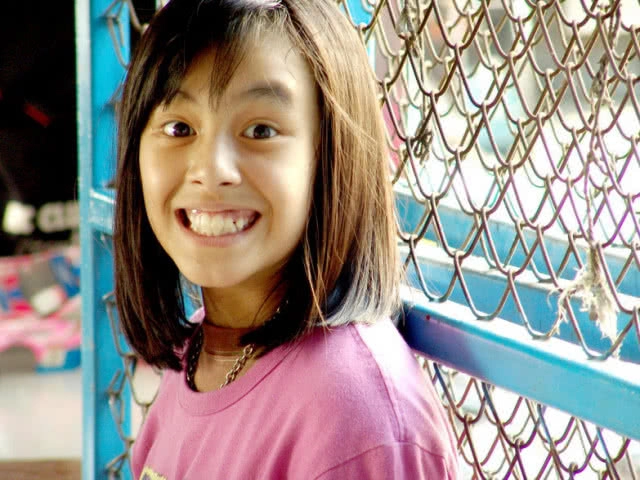 นวรัตน์ เตชะรัตนประเสริฐ
ลูกสาวเสี่ยเจียง สุดแสนดีใจ
จุฬาฯ ให้ใส่ครุยข้ามเพศได้