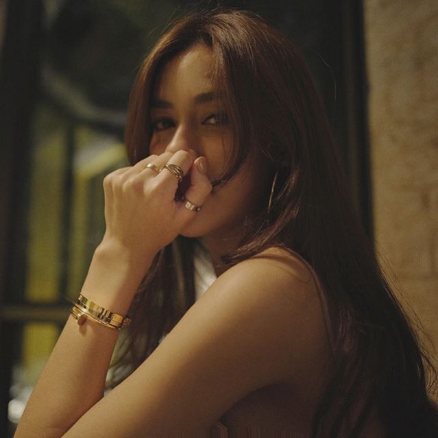 "หมาก" ยิ้มระรื่น! "คิมเบอร์ลี่" ถูกใจนาฬิกาที่ให้วันครบรอบ 4 ปี