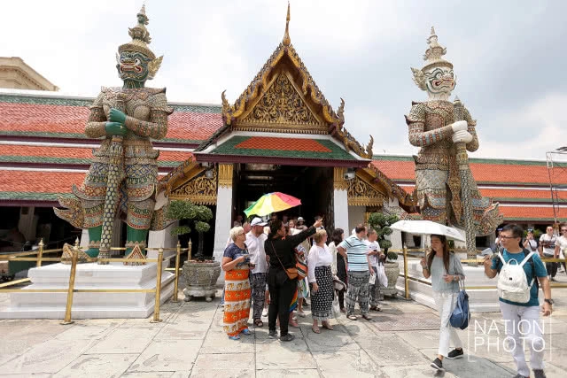 เปิดเข้าชมวัดพระแก้ววันสุดท้ายเตรียมความพร้อมพระราชพิธีถวายพระเพลิงพระบรมศพ รัชกาลที่ 9