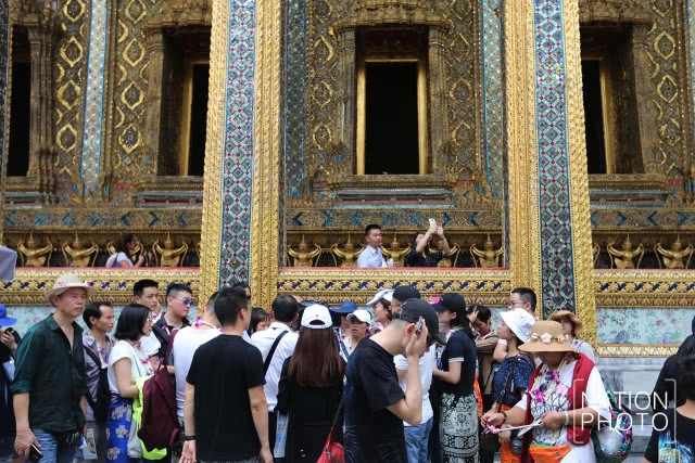 เปิดเข้าชมวัดพระแก้ววันสุดท้ายเตรียมความพร้อมพระราชพิธีถวายพระเพลิงพระบรมศพ รัชกาลที่ 9