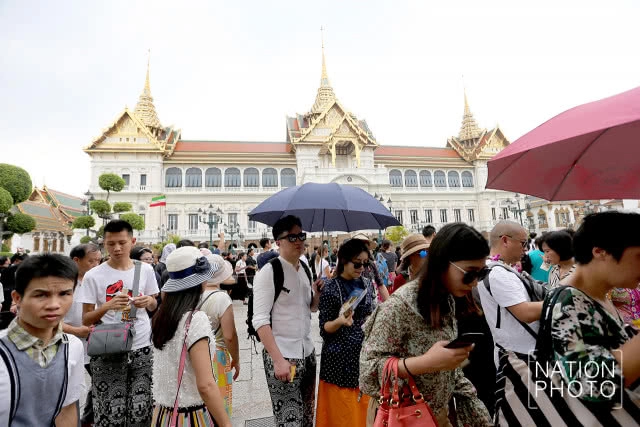 เปิดเข้าชมวัดพระแก้ววันสุดท้ายเตรียมความพร้อมพระราชพิธีถวายพระเพลิงพระบรมศพ รัชกาลที่ 9