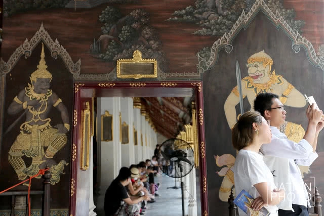 เปิดเข้าชมวัดพระแก้ววันสุดท้ายเตรียมความพร้อมพระราชพิธีถวายพระเพลิงพระบรมศพ รัชกาลที่ 9