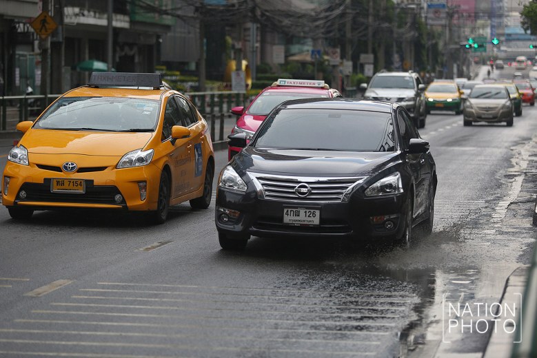 (ภาพชุด) กทม. ฝนฟ้าคะนอง 70% ของพื้นที่