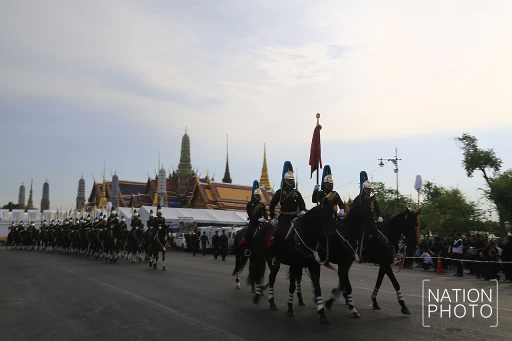 (ภาพชุด) ทหารม้าฝึกซ้อมขบวนอัญเชิญ"พระสรีรางคาร" (ภาพชุด) ทหารม้าฝึกซ้อมขบวนอัญเชิญ"พระสรีรางคาร"